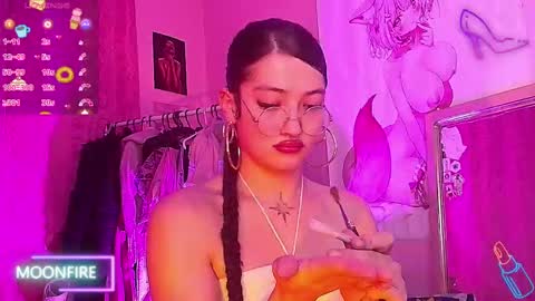 Snapshot of moonfiredance chatting on 09-29-25, 04:17 Nicky online show from 09-29-25, 04:17