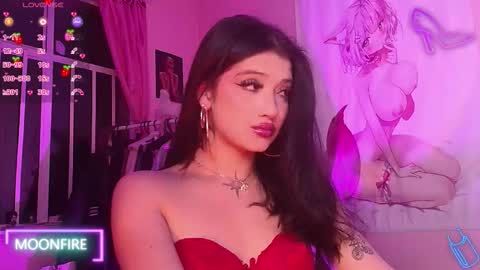 Snapshot of moonfiredance chatting on 10-17-25, 04:04 Nicky online show from 10-17-25, 04:04