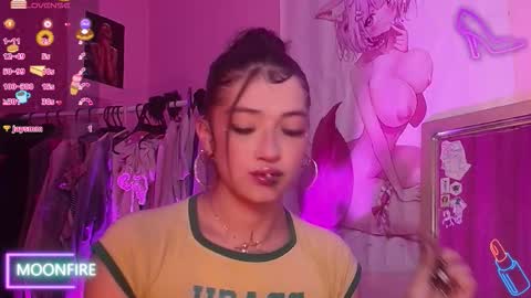 Snapshot of moonfiredance chatting on 10-21-25, 10:05 Nicky online show from 10-21-25, 10:05