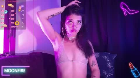 Snapshot of moonfiredance chatting on 11-05-25, 02:55 Nicky online show from 11-05-25, 02:55