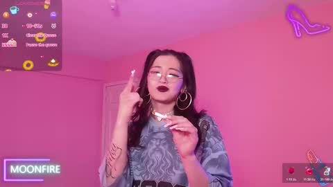 Snapshot of moonfiredance chatting on 11-19-25, 07:47 Nicky online show from 11-19-25, 07:47