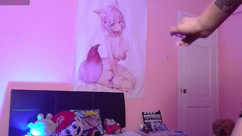 Snapshot of moonfiredance chatting on 12-02-25, 02:39 Nicky online show from 12-02-25, 02:39