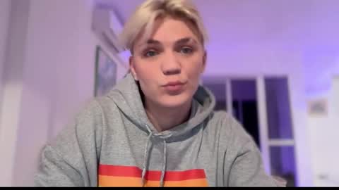 Snapshot of moonflamek chatting on 02-21-26, 06:31 moonflamek online show from 02-21-26, 06:31