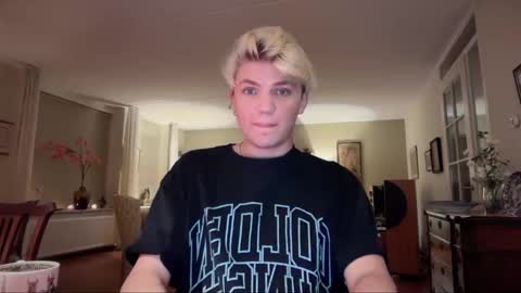 Snapshot of moonflamek chatting on 03-17-26, 12:26 moonflamek online show from 03-17-26, 12:26