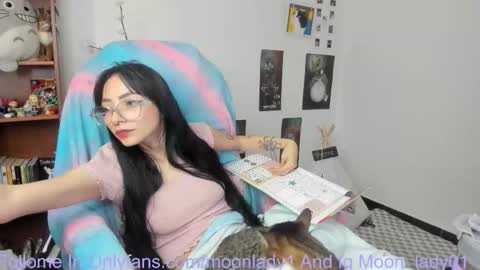 Snapshot of moonlady_ chatting on 01-31-26, 10:30 MOON online show from 01-31-26, 10:30