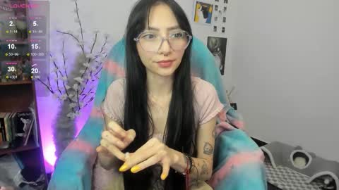 Snapshot of moonlady_ chatting on 02-11-26, 02:27 MOON online show from 02-11-26, 02:27