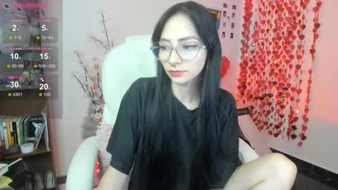 Snapshot of moonlady_ chatting on 02-15-26, 10:39 MOON online show from 02-15-26, 10:39