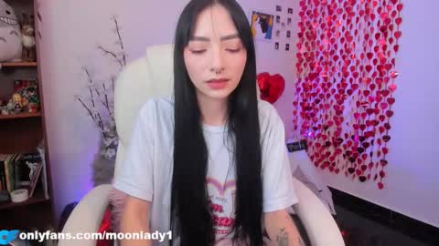 Snapshot of moonlady_ chatting on 02-21-26, 07:04 MOON online show from 02-21-26, 07:04