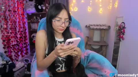 MOON  online show from 04-22-26, 04:59