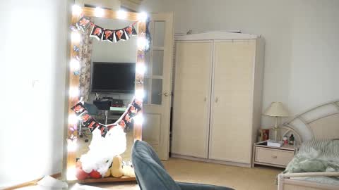 Jane online show from 10-21-25, 05:30