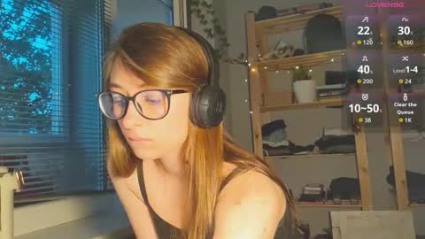 Snapshot of moonlight__lovers chatting on 09-20-25, 04:52 Dana online show from 09-20-25, 04:52