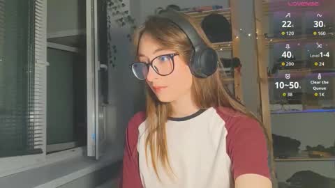 Snapshot of moonlight__lovers chatting on 09-22-25, 09:28 Dana online show from 09-22-25, 09:28