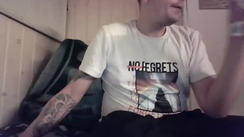 Snapshot of moonlines chatting on 12-24-24, 05:49 BouncyBoner online show from 12-24-24, 05:49