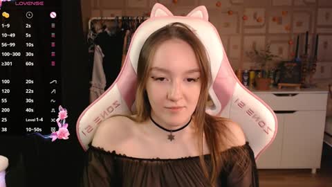 Snapshot of moonlish_siren chatting on 12-06-24, 09:13 Katrin online show from 12-06-24, 09:13