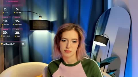 Snapshot of moonlitasuna chatting on 09-13-25, 01:44 Asuna online show from 09-13-25, 01:44