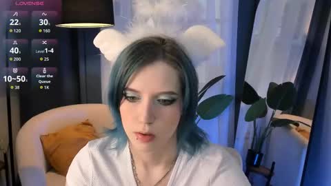 Snapshot of moonlitasuna chatting on 09-18-25, 01:35 Asuna online show from 09-18-25, 01:35