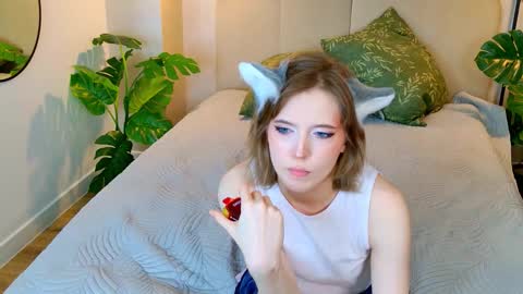 Snapshot of moonlitasuna chatting on 11-16-25, 01:49 Asuna online show from 11-16-25, 01:49