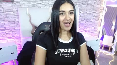 Snapshot of moonshine_tay chatting on 11-07-25, 03:39 Moon online show from 11-07-25, 03:39