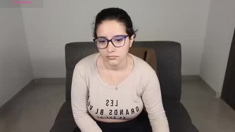 Moon Woman online show from 10-12-25, 02:43