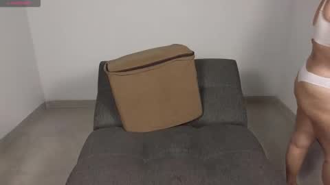 Moon Woman online show from 10-19-25, 03:40