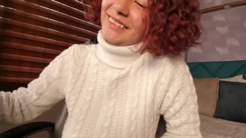 Snapshot of moony_14 chatting on 01-10-25, 10:04 Michelle online show from 01-10-25, 10:04