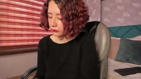 Snapshot of moony_14 chatting on 01-11-25, 07:49 Michelle online show from 01-11-25, 07:49