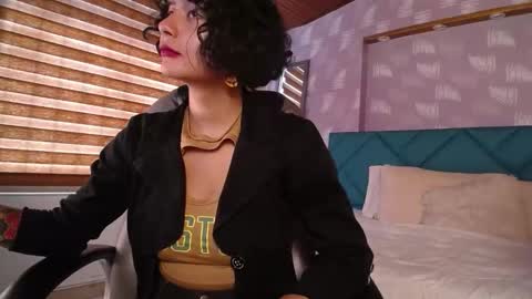 Snapshot of moony_14 chatting on 03-09-25, 01:48 Michelle online show from 03-09-25, 01:48