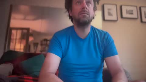 Snapshot of moony__ chatting on 12-31-24, 03:42 Moon online show from 12-31-24, 03:42