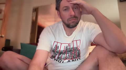 Snapshot of moony__ chatting on 01-12-25, 04:21 Moon online show from 01-12-25, 04:21