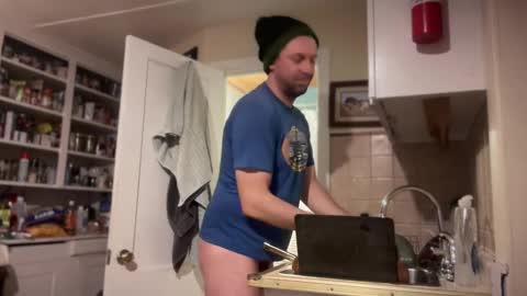 Snapshot of moony__ chatting on 01-16-25, 02:41 Moon online show from 01-16-25, 02:41