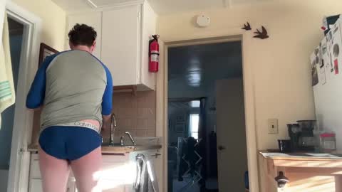 Snapshot of moony__ chatting on 02-21-25, 10:04 Moon online show from 02-21-25, 10:04