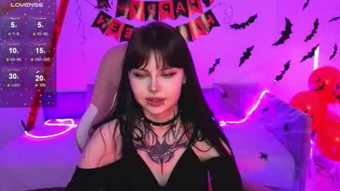 Snapshot of morana_batt chatting on 10-28-25, 02:37 Morana online show from 10-28-25, 02:37