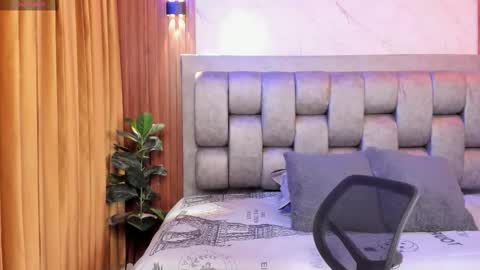 Snapshot of more_hott chatting on 09-17-25, 07:04 more hott online show from 09-17-25, 07:04