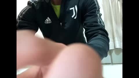 Snapshot of morenoguapo24 chatting on 01-10-25, 11:00 Cloud Strife online show from 01-10-25, 11:00