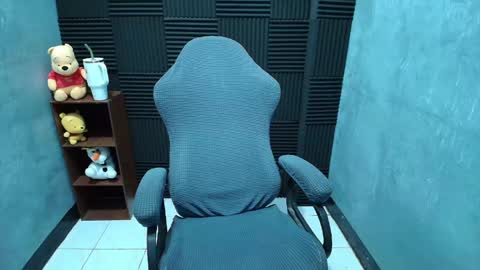 Snapshot of morenojake chatting on 05-18-26, 10:04 morenojake online show from 05-18-26, 10:04