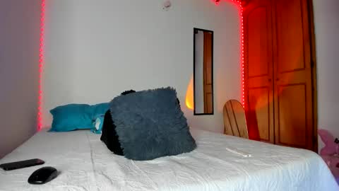 morenosiam online show from 12-17-25, 01:55