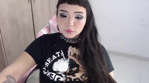 Snapshot of morganmoon1 chatting on 02-17-25, 04:42 Morgan Moon online show from 02-17-25, 04:42