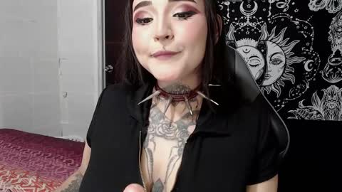 Snapshot of morganmoon1 chatting on 10-07-25, 11:46 Morgan Moon online show from 10-07-25, 11:46