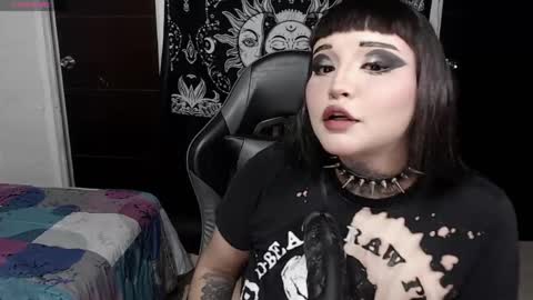 Snapshot of morganmoon1 chatting on 05-11-26, 05:21 Morgan Moon online show from 05-11-26, 05:21