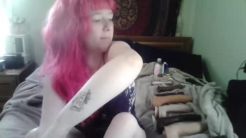 Snapshot of moriminxx chatting on 05-12-26, 12:57 moriminxx online show from 05-12-26, 12:57
