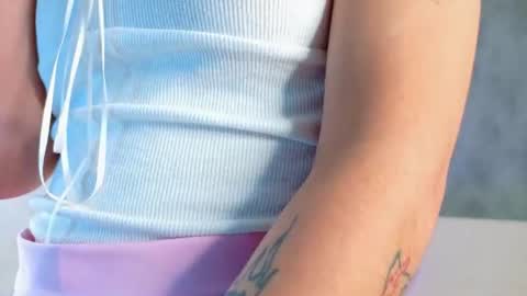 Emilia online show from 07-09-26, 04:27