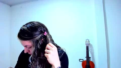 Snapshot of morning_littlestart chatting on 11-16-25, 01:44 Morning start online show from 11-16-25, 01:44