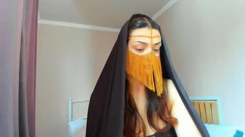 Snapshot of moroccan_diamond_ chatting on 02-07-26, 07:56 Medina online show from 02-07-26, 07:56