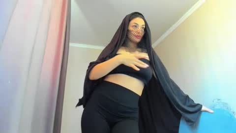 Snapshot of moroccan_diamond_ chatting on 03-21-26, 08:19 Medina online show from 03-21-26, 08:19