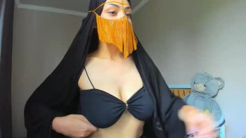 Medina online show from 05-10-26, 07:13