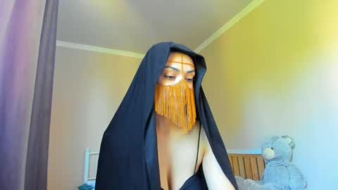 Medina online show from 05-25-26, 08:31