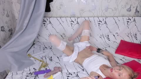 Snapshot of morphomarilyne chatting on 02-01-25, 10:37 Morpho online show from 02-01-25, 10:37