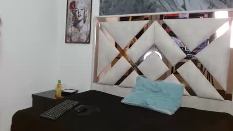 Snapshot of morticiacs chatting on 02-10-26, 01:32 Morticia online show from 02-10-26, 01:32