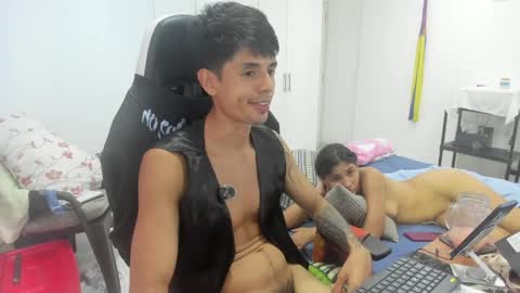 Snapshot of motasandcalis chatting on 05-04-26, 10:06 Mollys online show from 05-04-26, 10:06