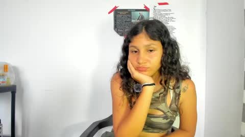 Snapshot of motasandcalis chatting on 05-07-26, 10:26 Mollys online show from 05-07-26, 10:26